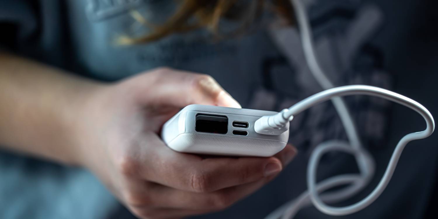 Combine Your Oculus Quest VR Goggles with a Powerbank for Longer VR Porn Sessions