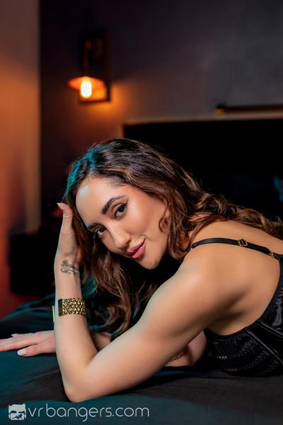 Chloe Amour 4k vr porn movies