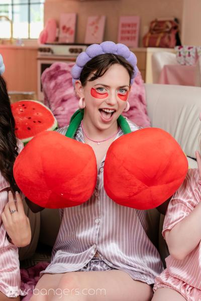 Sorority Hookup: Spa Day 8k vr porn movie
