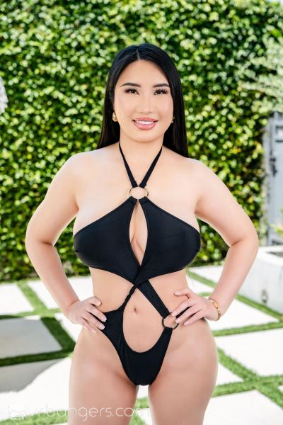 Suki Sin porn photos