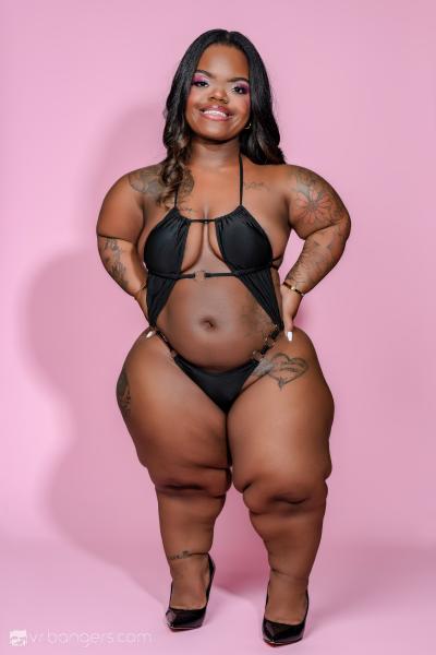 Shawty Temptation nude pics